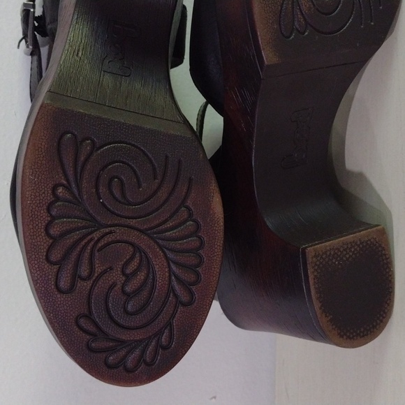 Boc black vegan leather clogs size 9M - Picture 15 of 16